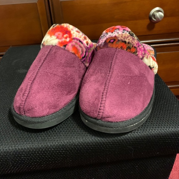 Vera Bradley Slippers